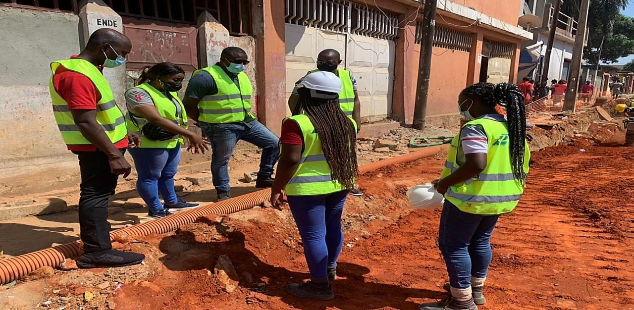 Formandos em obra de redes de água